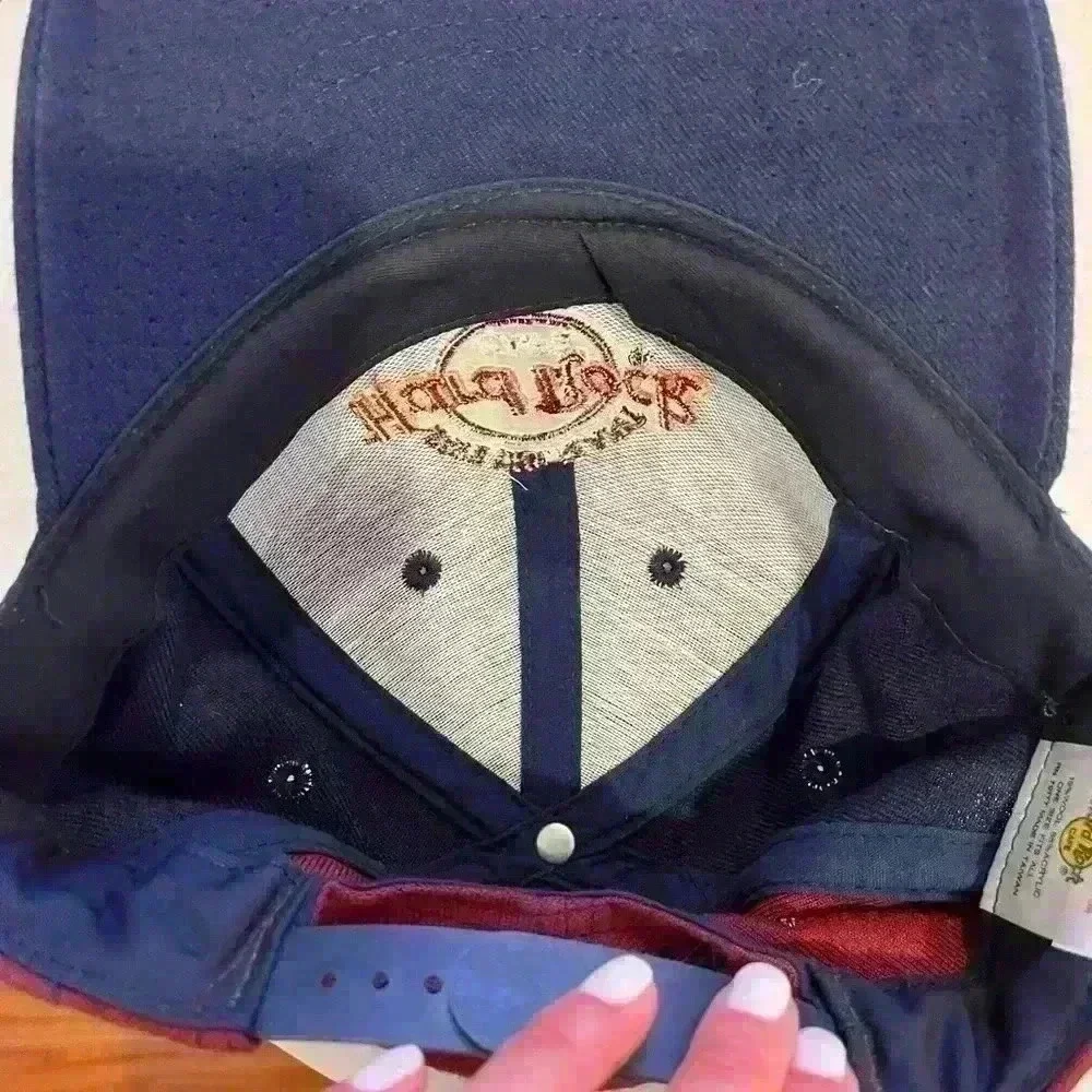 Hard Rock Cafe vintage st. Thomas save the planet snap back hat cap